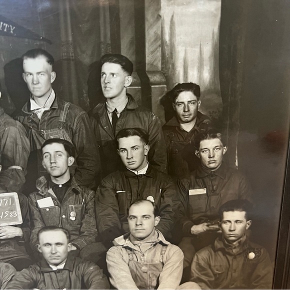 Antique Photo Harry Byers and Kansas Sweeney Tractor Machine Company Class - Picture 9 of 11